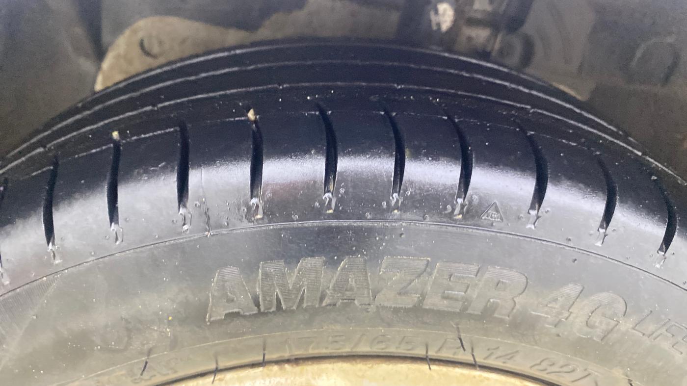 2018 Ford Figo Aspire TITANIUM 1.2 PETROL, CNG, Manual, 1,11,091 km, Left Front Tyre Tread