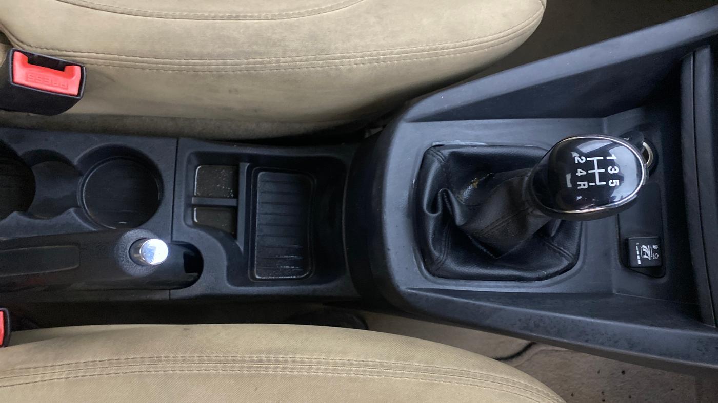 2018 Ford Figo Aspire TITANIUM 1.2 PETROL, CNG, Manual, 1,11,091 km, Gear Lever