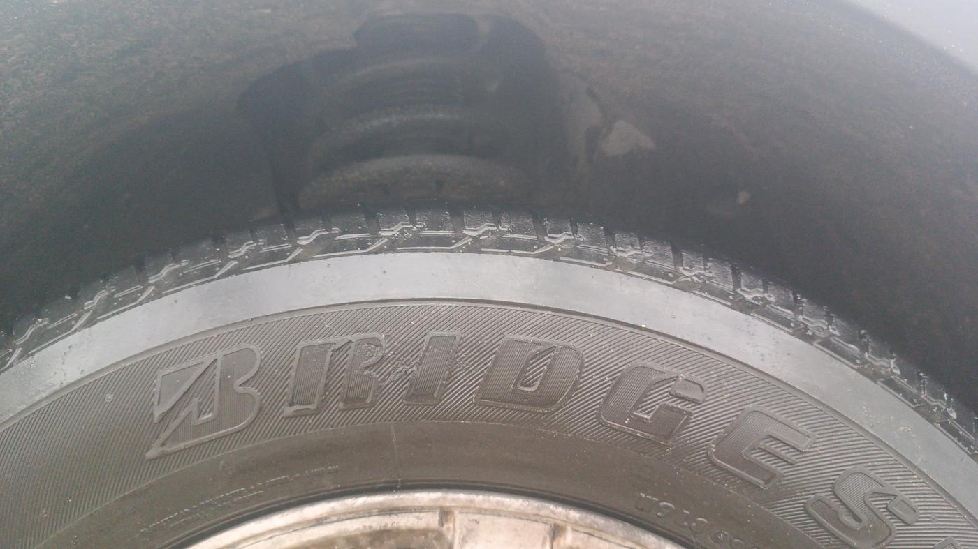 2017 Mahindra XUV500 W10 AT, Diesel, Automatic, 69,270 km, Right Front Tyre Tread