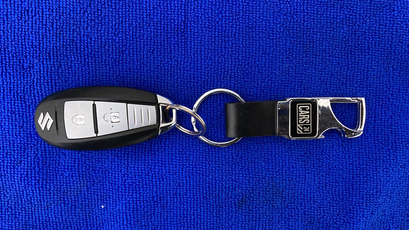 2020 Maruti Vitara Brezza VXI, Petrol, Manual, 55,879 km, Key Close Up