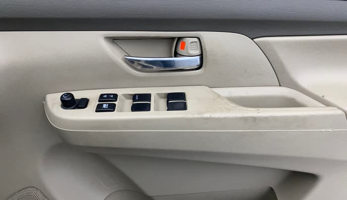 2019 Maruti Ertiga VXI SHVS, Petrol, Manual, 86,939 km, Driver Side Door Panels Control