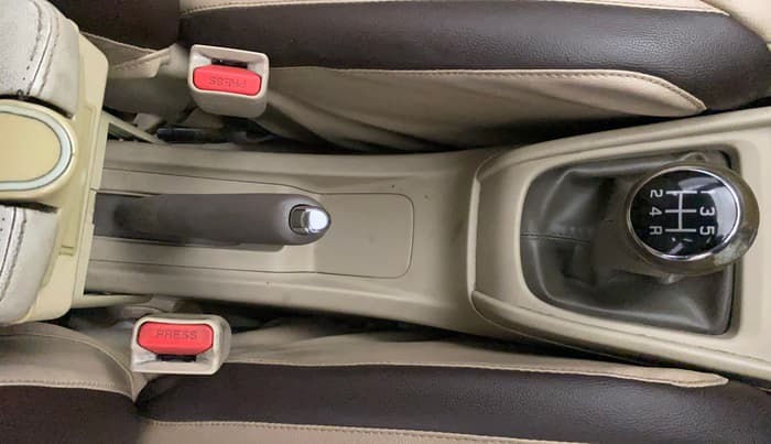 2019 Maruti Ertiga VXI SHVS, Petrol, Manual, 86,939 km, Gear Lever