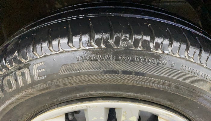 2017 Maruti Dzire VXI AMT, Petrol, Automatic, 39,236 km, Right Front Tyre Tread