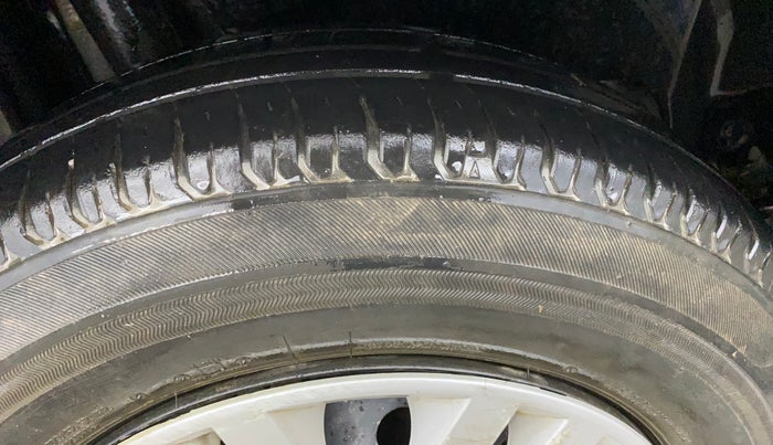 2017 Maruti Dzire VXI AMT, Petrol, Automatic, 39,236 km, Right Rear Tyre Tread