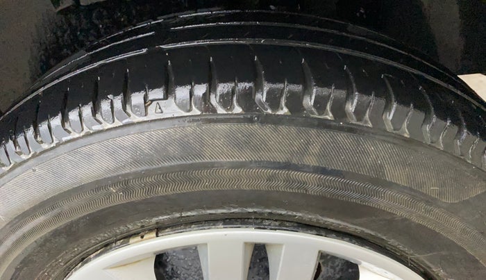 2017 Maruti Dzire VXI AMT, Petrol, Automatic, 39,236 km, Left Rear Tyre Tread