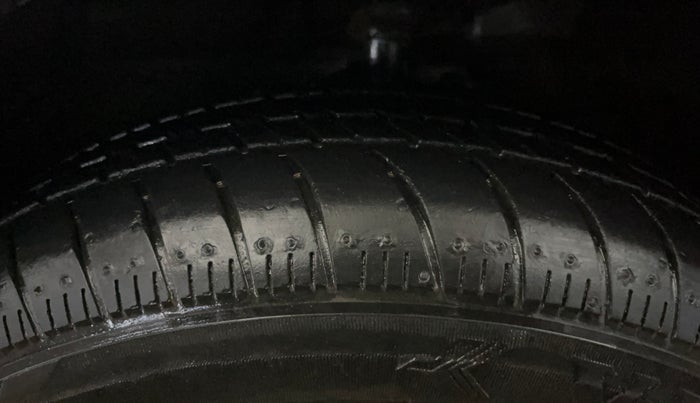 2018 Maruti Celerio VXI CNG, CNG, Manual, 65,207 km, Left Front Tyre Tread