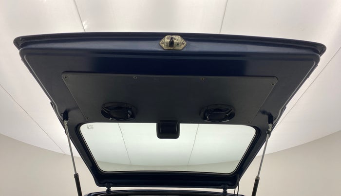 2016 Maruti Omni 5 SEATER, Petrol, Manual, 18,835 km, Boot Door Open