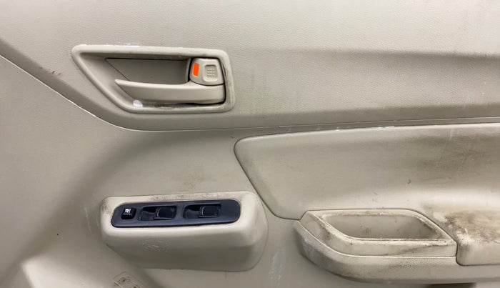 2019 Maruti Dzire LXI, Petrol, Manual, 62,233 km, Driver Side Door Panels Control