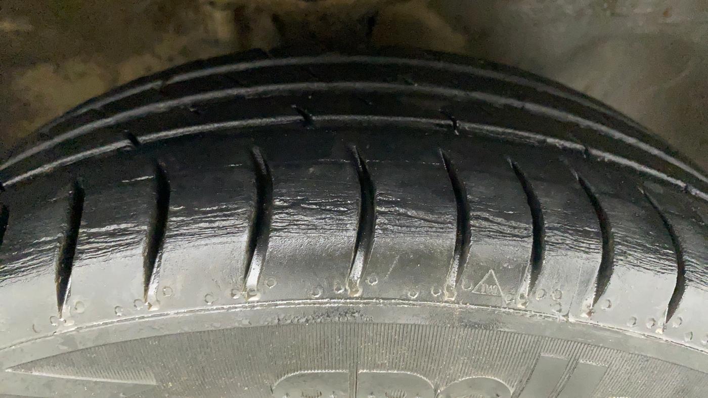 2019 Maruti Alto K10 LXI CNG (AIRBAG), CNG, Manual, 56,506 km, Right Front Tyre Tread