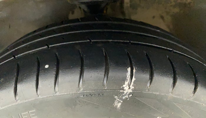 2019 Maruti Alto K10 LXI CNG (AIRBAG), CNG, Manual, 56,506 km, Left Front Tyre Tread