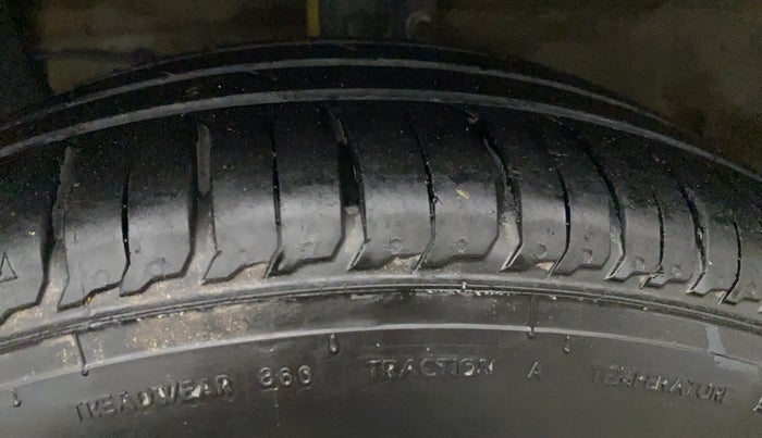 2018 Maruti Ertiga ZDI SHVS, Diesel, Manual, 79,225 km, Left Front Tyre Tread