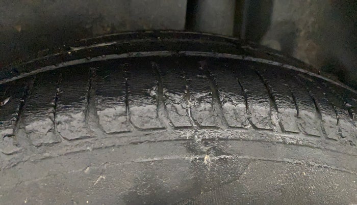 2018 Maruti Ertiga ZDI SHVS, Diesel, Manual, 79,225 km, Left Rear Tyre Tread