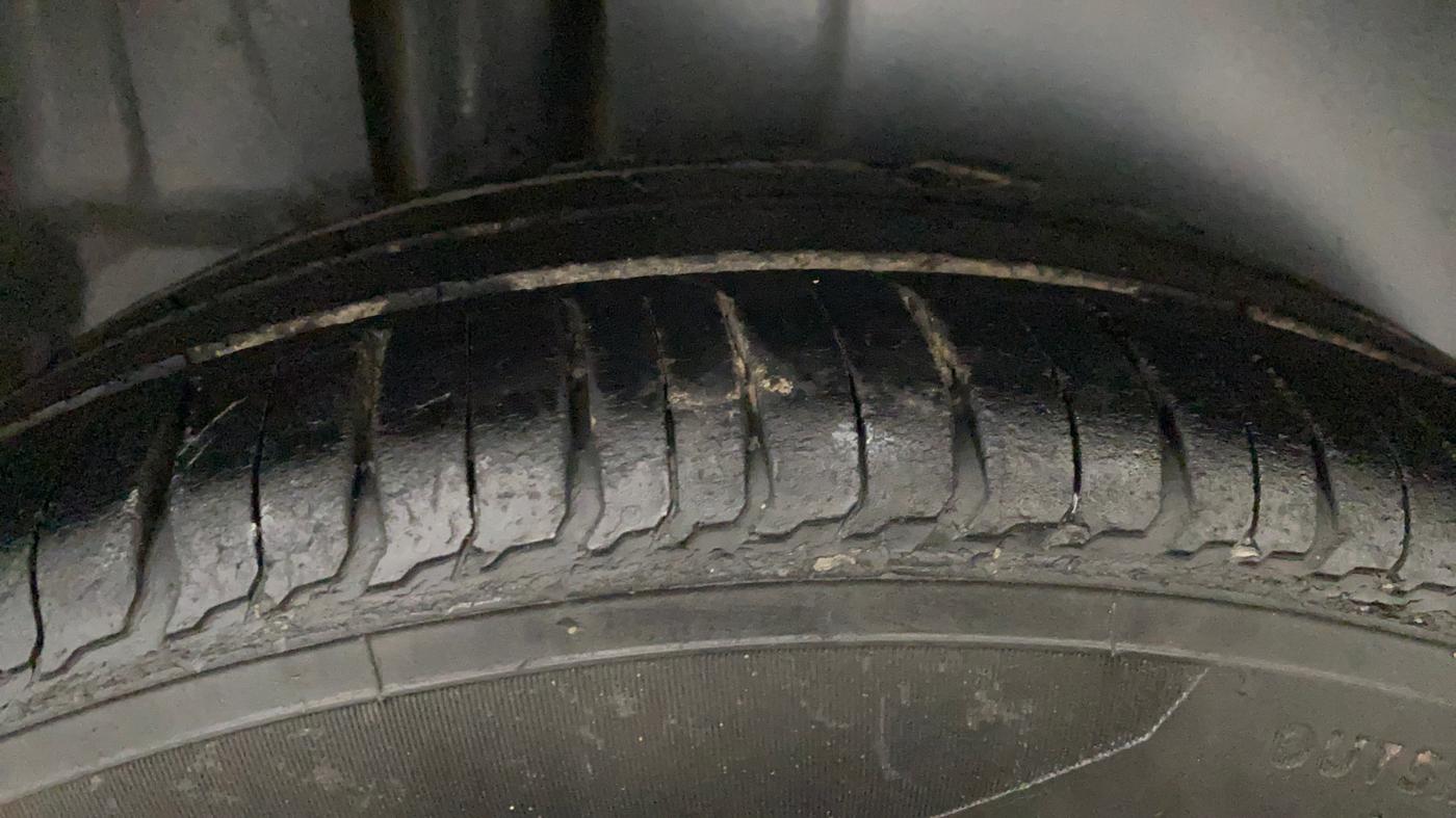 2018 Maruti Ertiga ZDI SHVS, Diesel, Manual, 79,225 km, Right Rear Tyre Tread