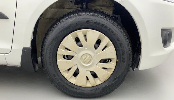 2014 Maruti Swift VXI, CNG, Manual, 44,012 km, Right Front Wheel