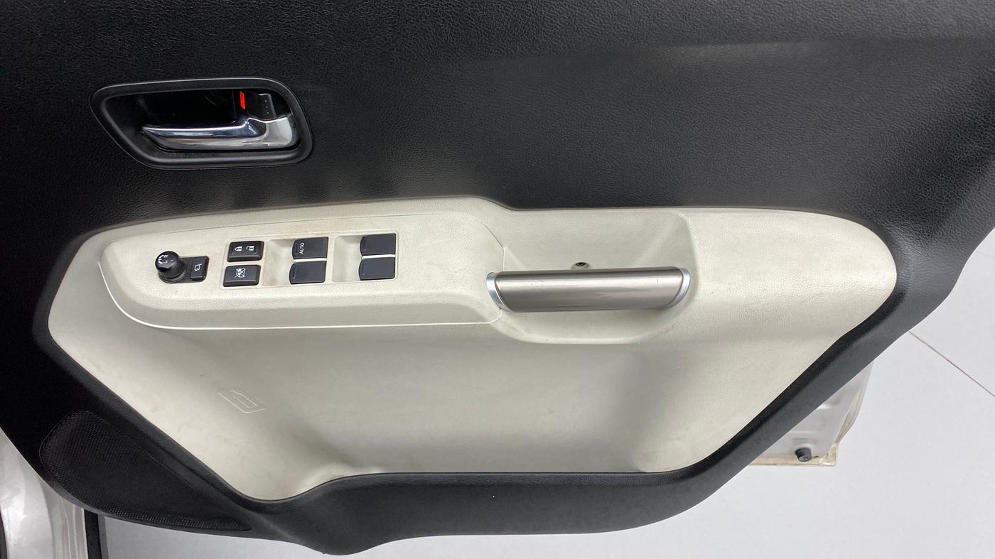 2017 Maruti IGNIS ALPHA 1.3 DDIS, Diesel, Manual, 57,015 km, Driver Side Door Panels Control