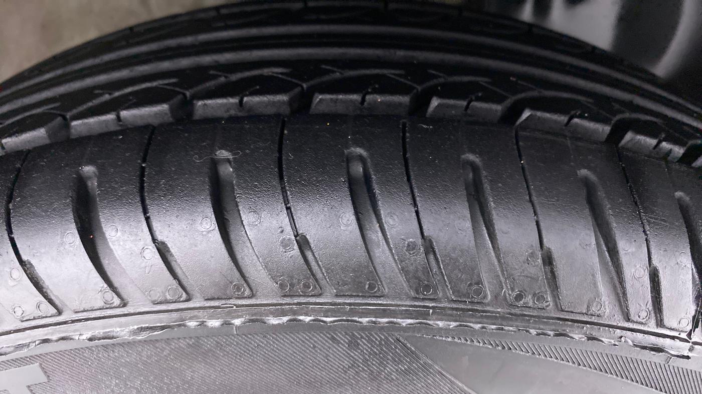 2017 Maruti IGNIS ALPHA 1.3 DDIS, Diesel, Manual, 57,015 km, Right Front Tyre Tread