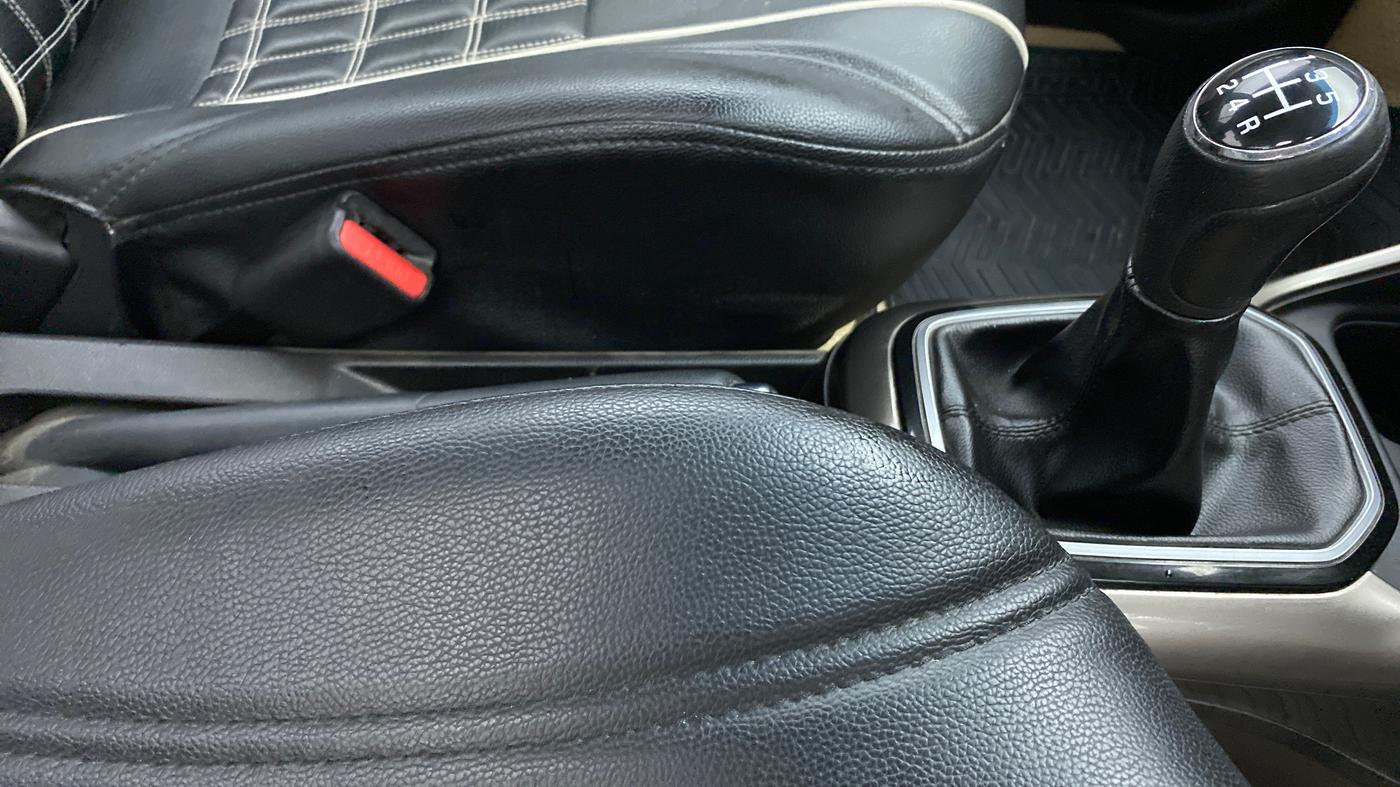 2017 Maruti IGNIS ALPHA 1.3 DDIS, Diesel, Manual, 57,015 km, Gear Lever