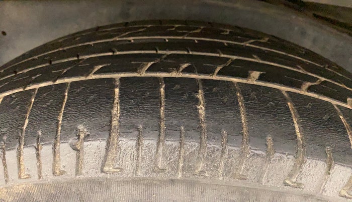 2018 Toyota Innova Crysta 2.8 GX AT 8 STR, Diesel, Automatic, 72,336 km, Left Rear Tyre Tread