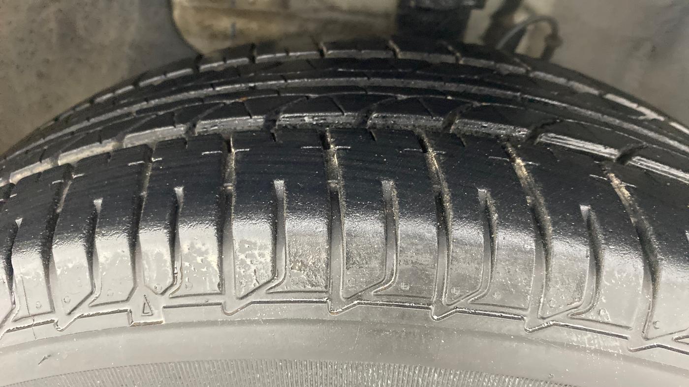2019 Hyundai Elite i20 1.2 SPORTS PLUS VTVT CVT, Petrol, Automatic, 5,013 km, Left Front Tyre Tread