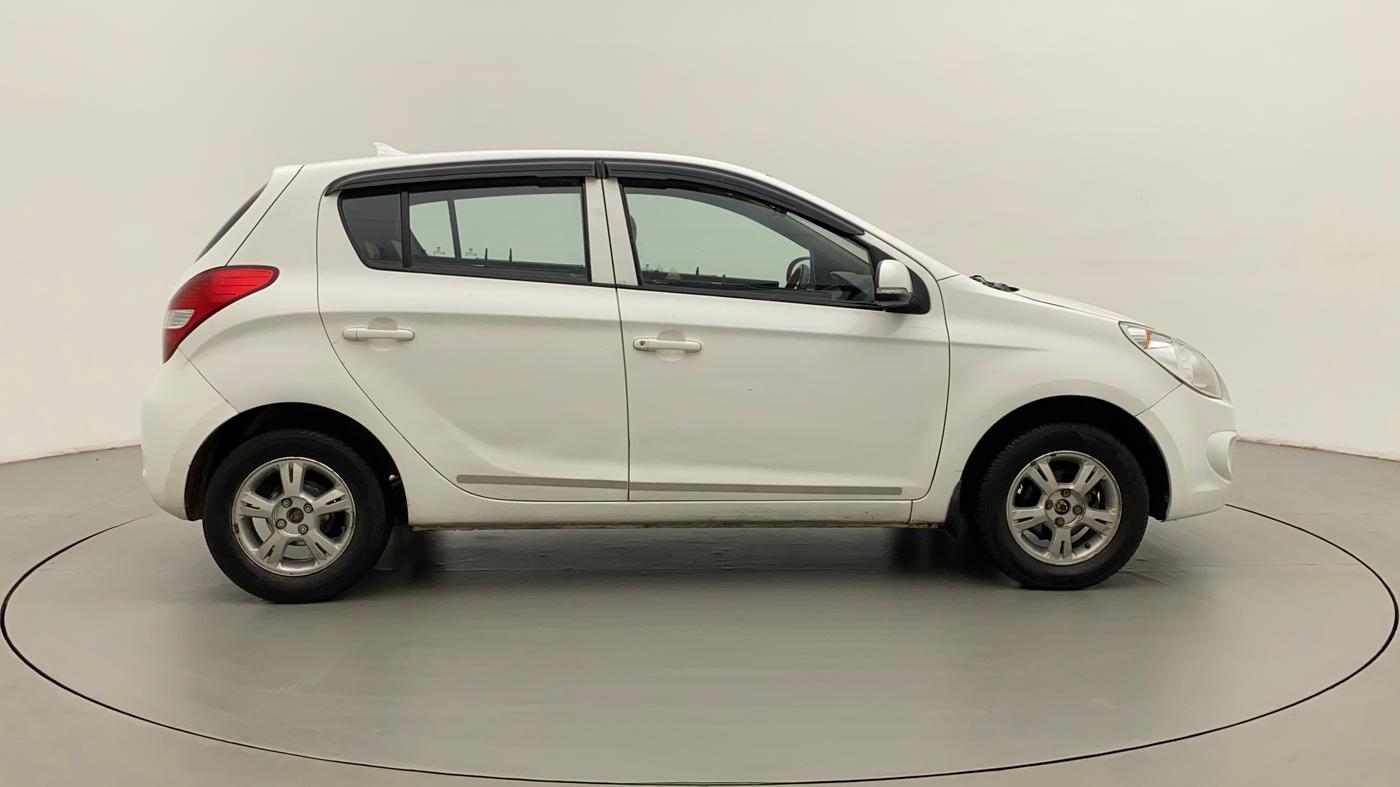 2011 Hyundai i20 SPORTZ (O) 1.2, Petrol, Manual, 32,464 km, Right Side View