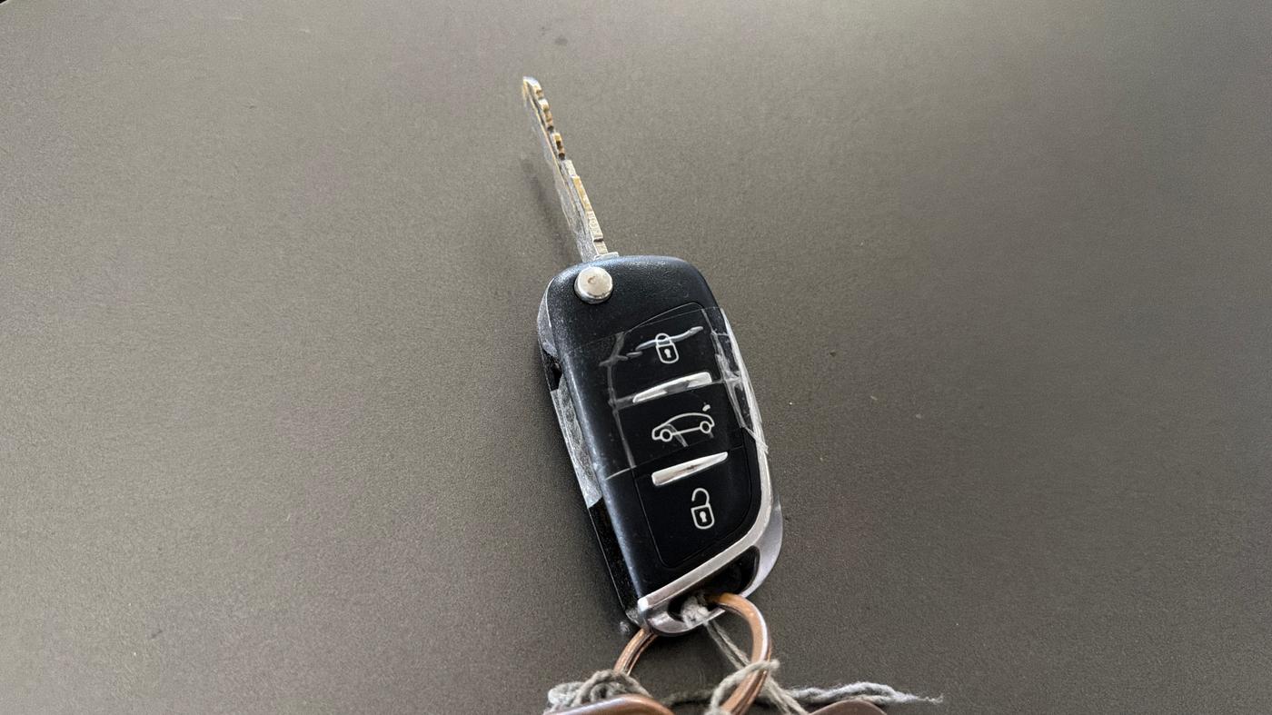 2019 Maruti Ertiga VXI CNG, CNG, Manual, 75,526 km, Key Close Up