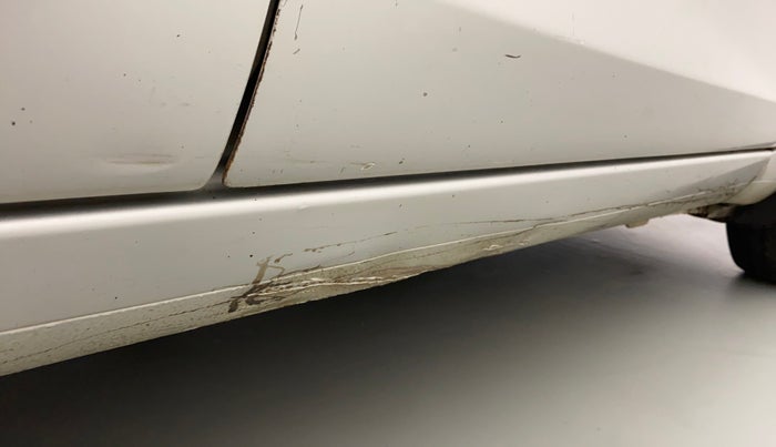 2010 Maruti Ritz VDI, Diesel, Manual, 1,09,669 km, Right running board - Slightly dented