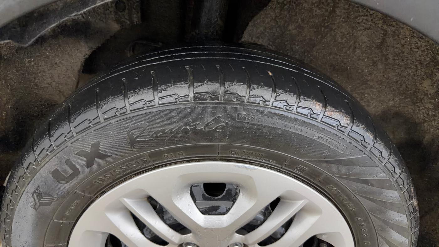 2022 KIA CARENS PRESTIGE 1.5 PETROL 7 STR, Petrol, Manual, 53,275 km, Right Rear Tyre Tread