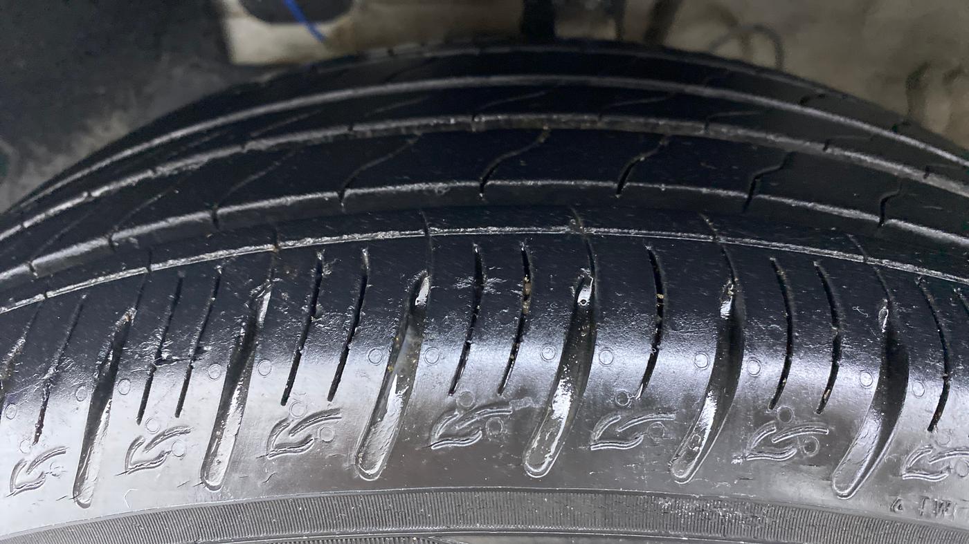 2019 Hyundai VENUE 1.0 TURBO GDI SX+ AT, Petrol, Automatic, 20,157 km, Left Front Tyre Tread