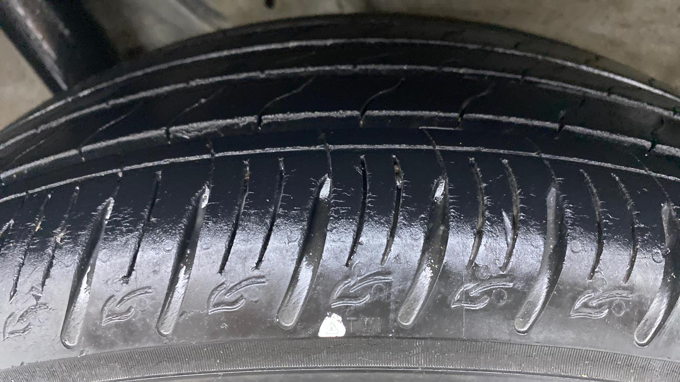 2019 Hyundai VENUE 1.0 TURBO GDI SX+ AT, Petrol, Automatic, 20,157 km, Right Rear Tyre Tread