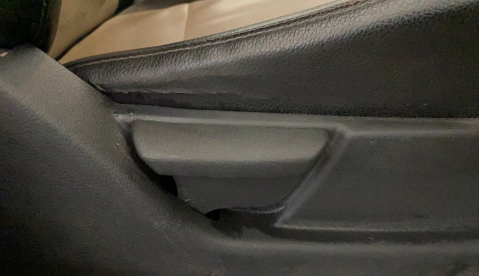 2015 Hyundai Eon ERA +, Petrol, Manual, 55,997 km, Driver Side Adjustment Panel