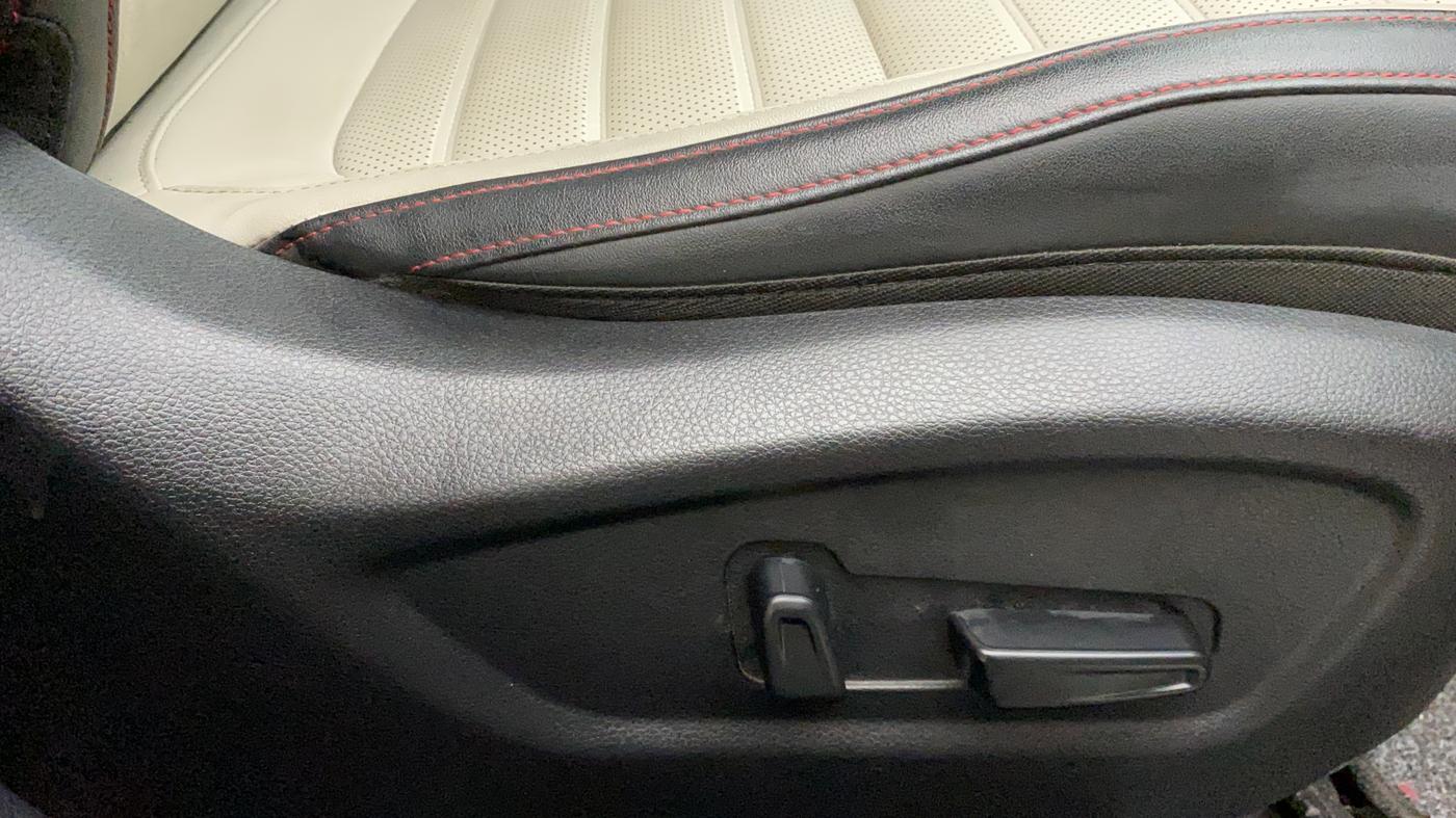 2019 KIA SELTOS GTX PLUS 1.4 PETROL, Petrol, Manual, 31,048 km, Driver Side Adjustment Panel