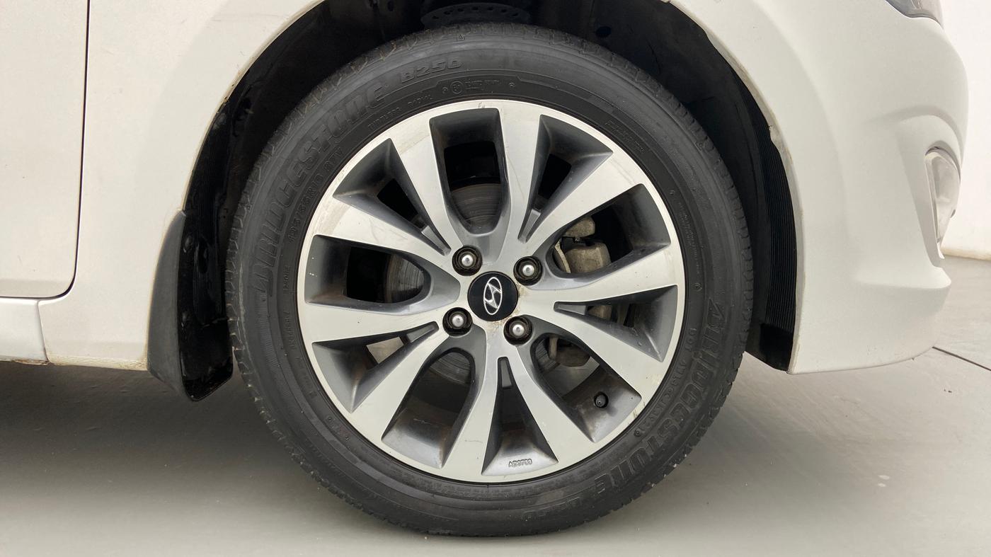 2016 Hyundai Verna FLUIDIC 4S 1.6 VTVT SX, Petrol, Manual, 80,014 km, Right Front Wheel