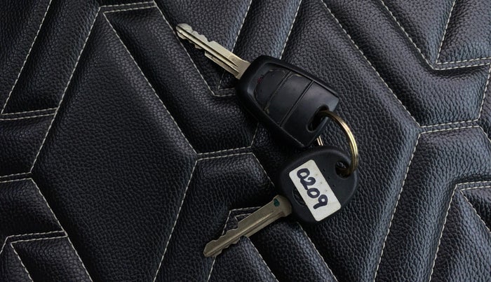 2019 Hyundai Xcent S 1.2, Petrol, Manual, 13,945 km, Key Close Up