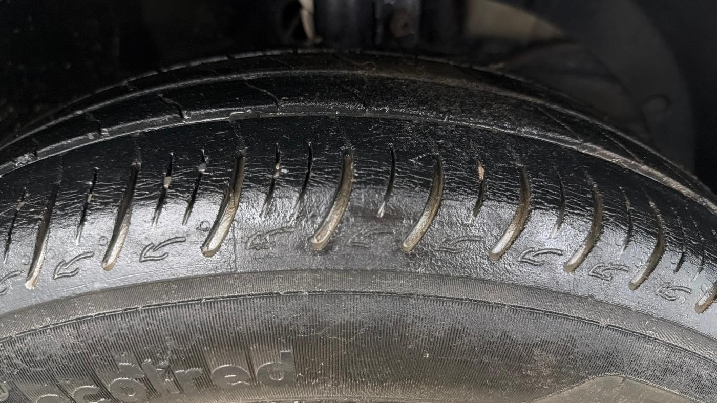 2020 Maruti Baleno DELTA PETROL 1.2, CNG, Manual, 85,824 km, Right Front Tyre Tread