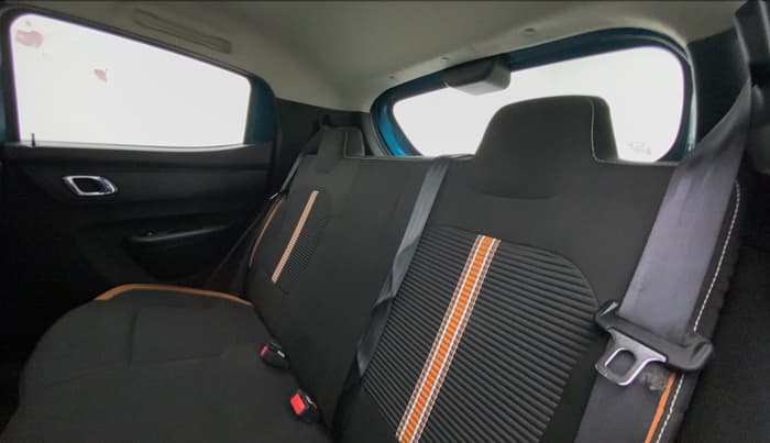 2021 Renault Kwid CLIMBER 1.0 AMT (O), Petrol, Automatic, 7,890 km, Right Side Rear Door Cabin