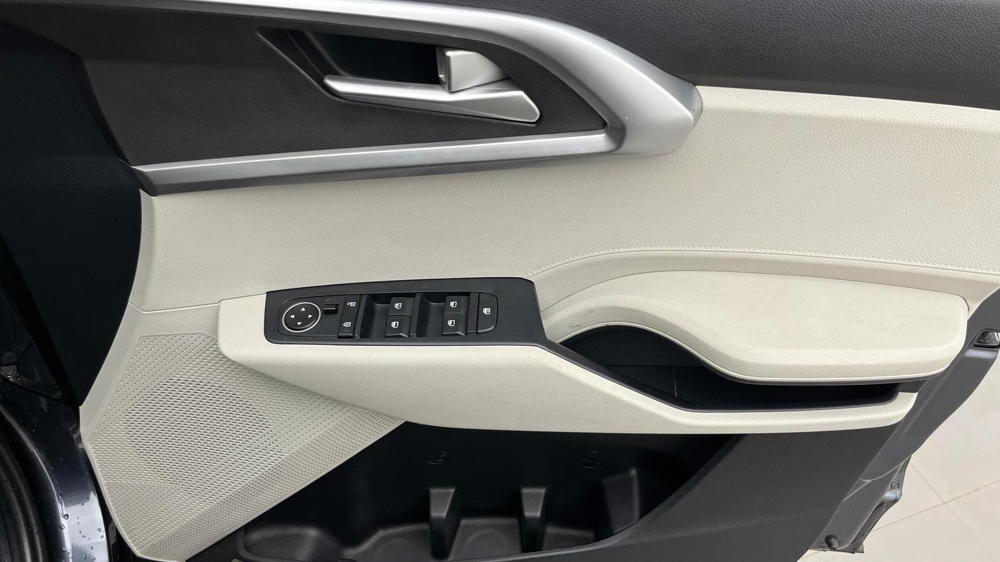 2023 KIA CARENS PRESTIGE 1.5 PETROL 7 STR, Petrol, Manual, 20,686 km, Driver Side Door Panels Control
