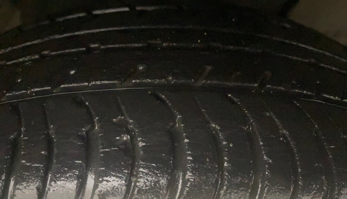 2013 Nissan Sunny XL, Petrol, Manual, 25,827 km, Right Front Tyre Tread