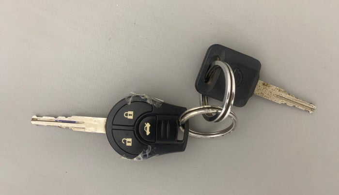 2013 Nissan Sunny XL, Petrol, Manual, 25,827 km, Key Close Up