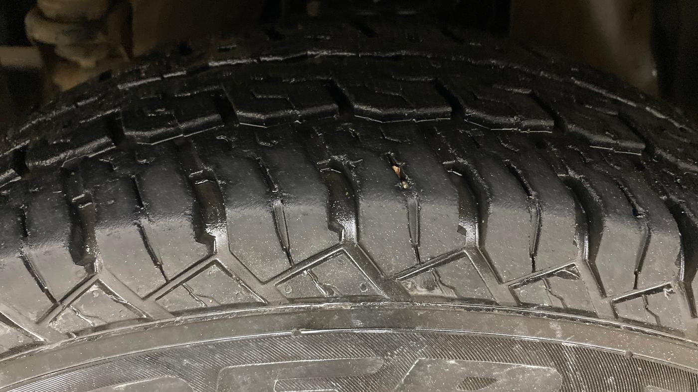 2023 Mahindra BOLERO NEO N 8, Diesel, Manual, 1,32,564 km, Left Front Tyre Tread