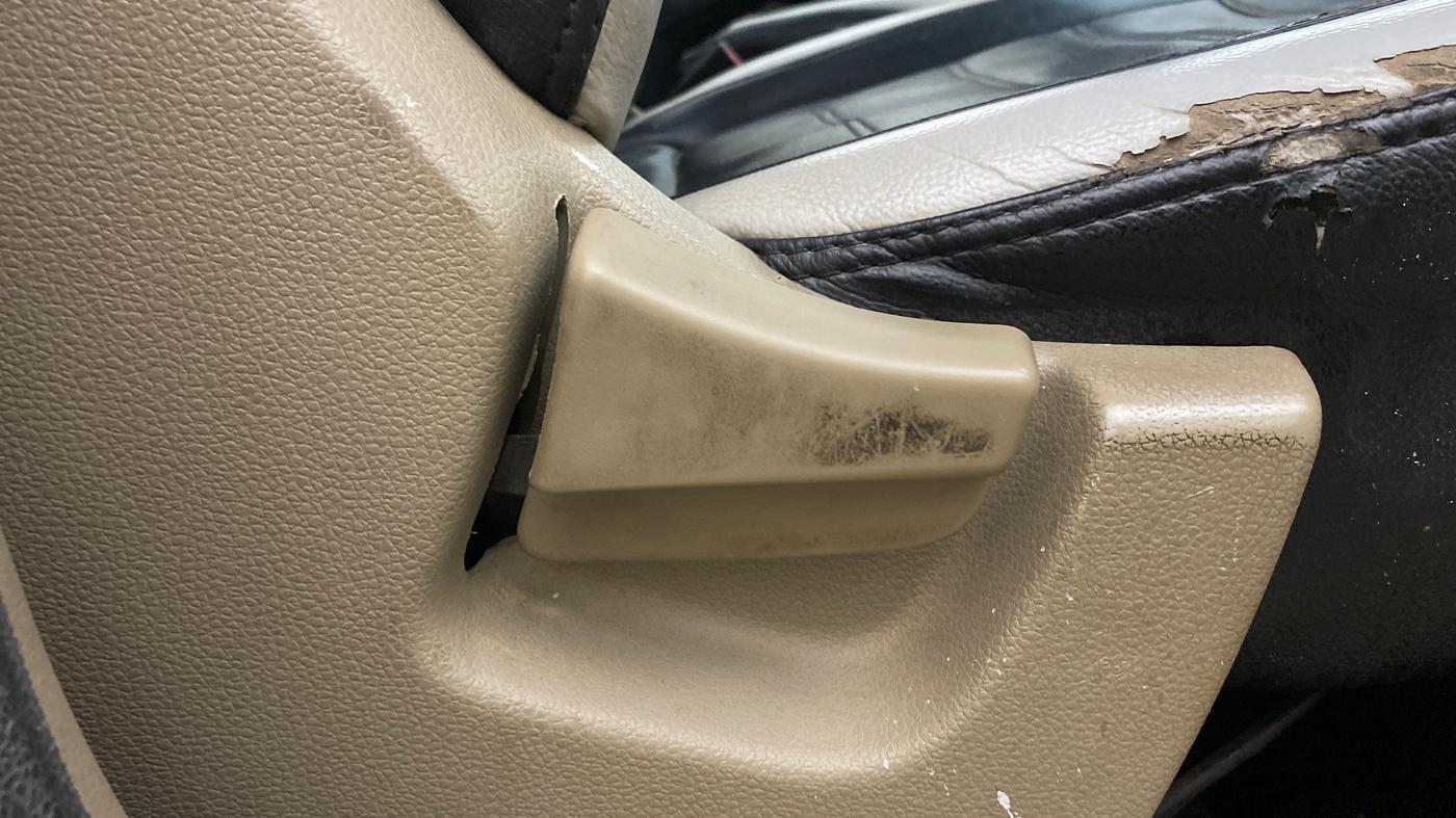 2023 Mahindra BOLERO NEO N 8, Diesel, Manual, 1,32,564 km, Driver Side Adjustment Panel