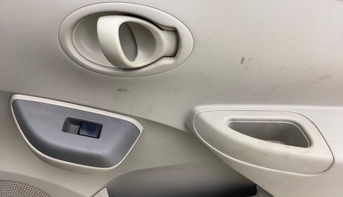 2015 Datsun Go Plus T, Petrol, Manual, 35,885 km, Driver Side Door Panels Control