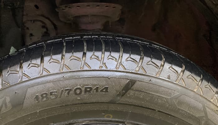 2015 Hyundai Elite i20 MAGNA 1.2, Petrol, Manual, 57,203 km, Left Front Tyre Tread