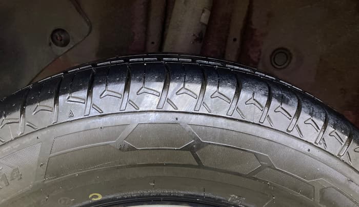 2015 Hyundai Elite i20 MAGNA 1.2, Petrol, Manual, 57,203 km, Right Rear Tyre Tread