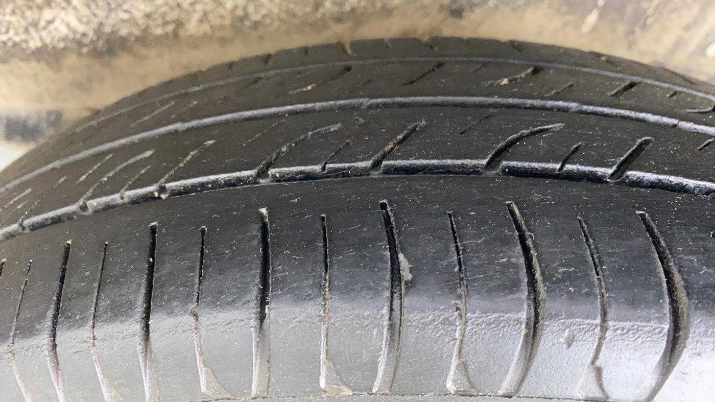 2018 Maruti Wagon R 1.0 LXI CNG, CNG, Manual, 56,476 km, Left Rear Tyre Tread