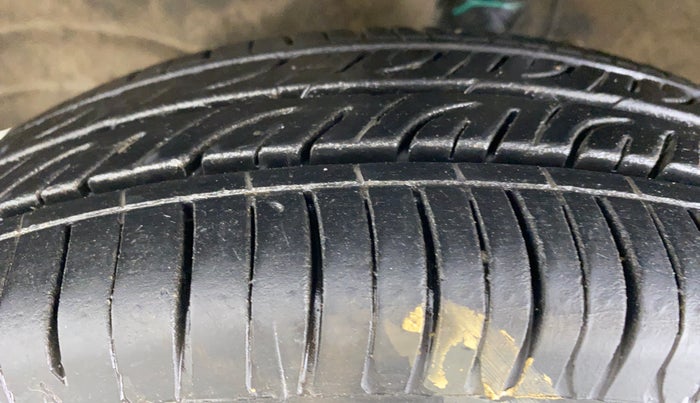 2018 Maruti Wagon R 1.0 LXI CNG, CNG, Manual, 56,476 km, Left Front Tyre Tread