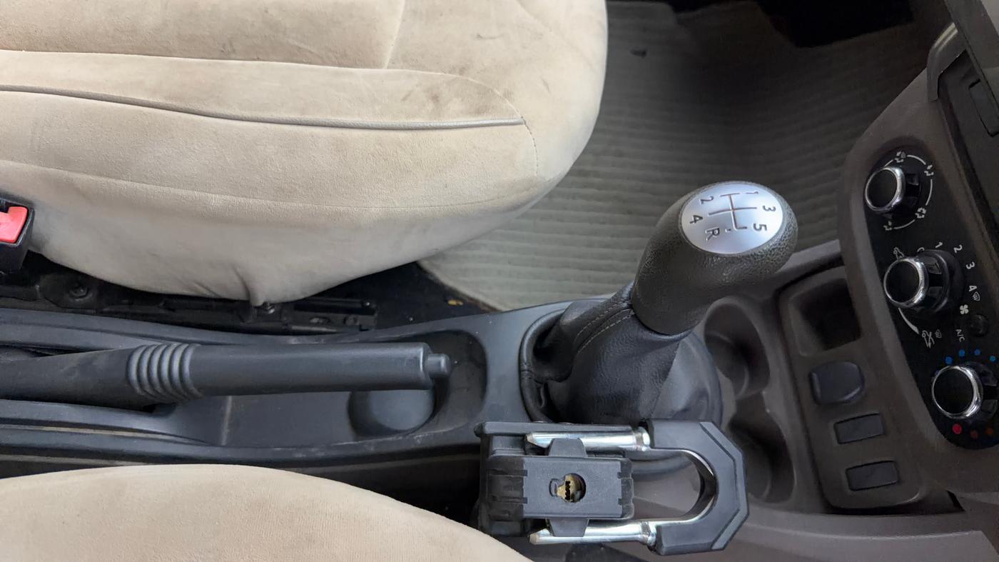 2016 Renault Duster RXE PETROL, Petrol, Manual, 49,565 km, Gear Lever