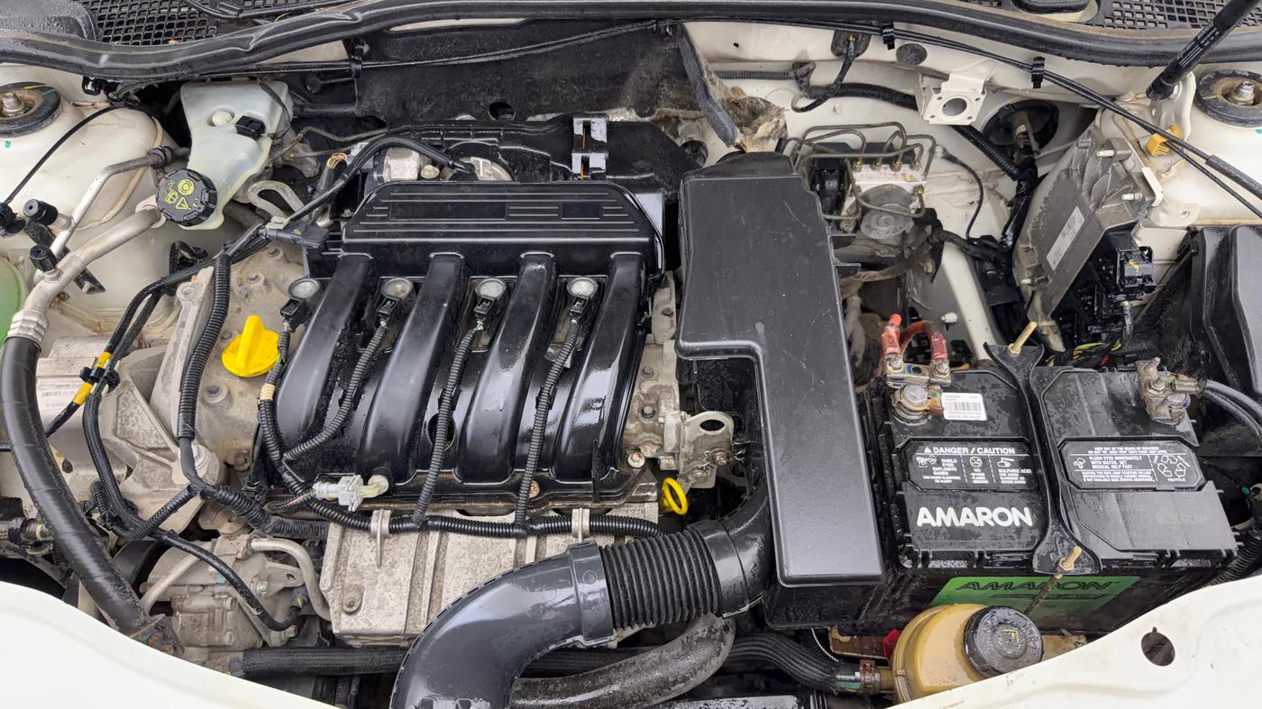 2016 Renault Duster RXE PETROL, Petrol, Manual, 49,565 km, Engine View