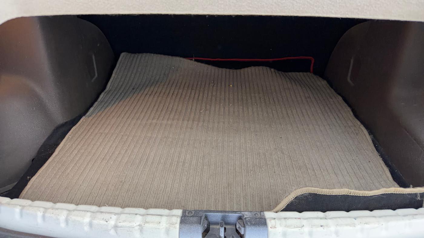 2016 Renault Duster RXE PETROL, Petrol, Manual, 49,565 km, Boot Inside