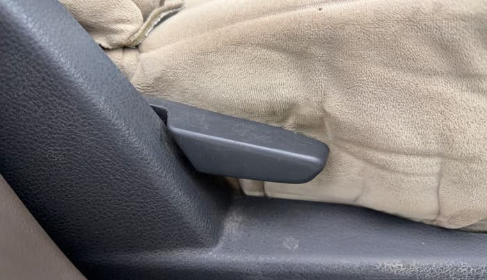 2016 Renault Duster RXE PETROL, Petrol, Manual, 49,565 km, Driver Side Adjustment Panel