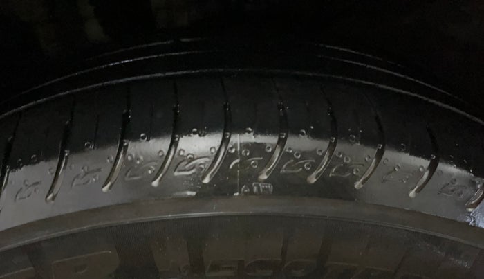 2016 Hyundai Creta  SX 1.6 Petrol , Petrol, Manual, 87,940 km, Left Front Tyre Tread